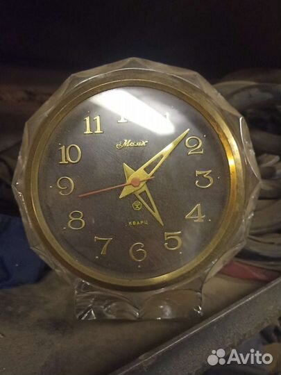 Часы настольные Маяк