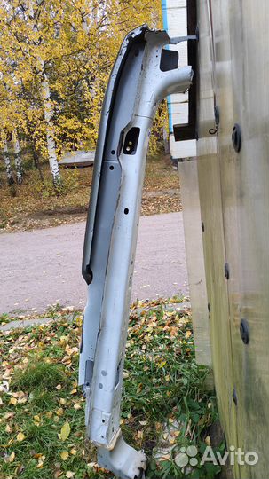 Зад. Правая верхняя часть со стойкой