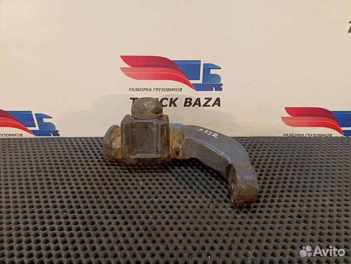 1354062 Кронштейн переднего амортизатора правый