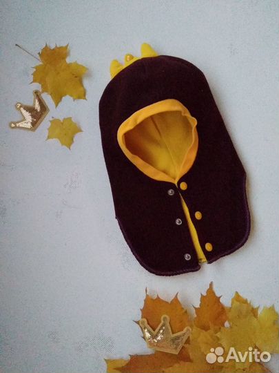 Шапка шлем с короной дино