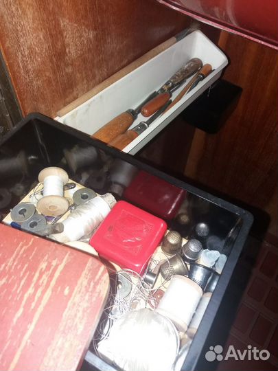 Швейная машина LADA