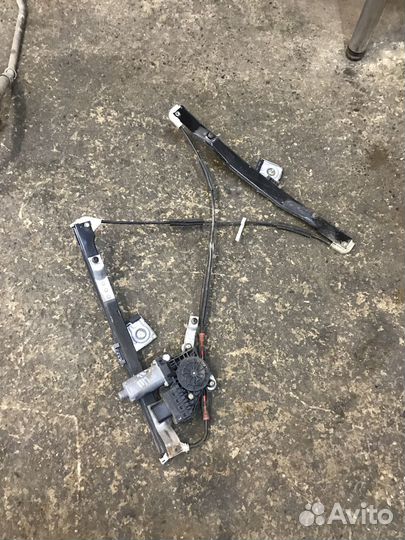 Стеклоподъемник передней правой двери Ford Mondeo