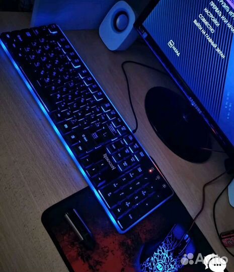 Набор клавиатура мышь и коврик