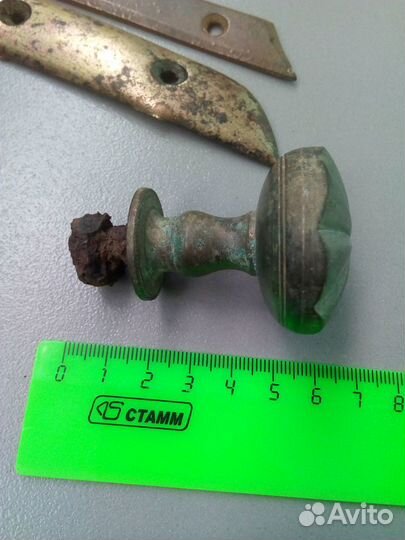 Старинная ручка и уголки бронза