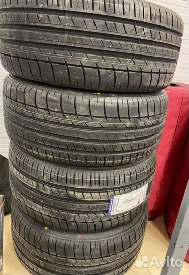 Triangle Sports TH201 245/40 R17