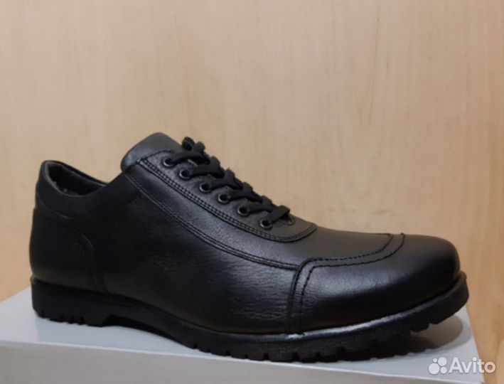 Ботинки новые размер-42