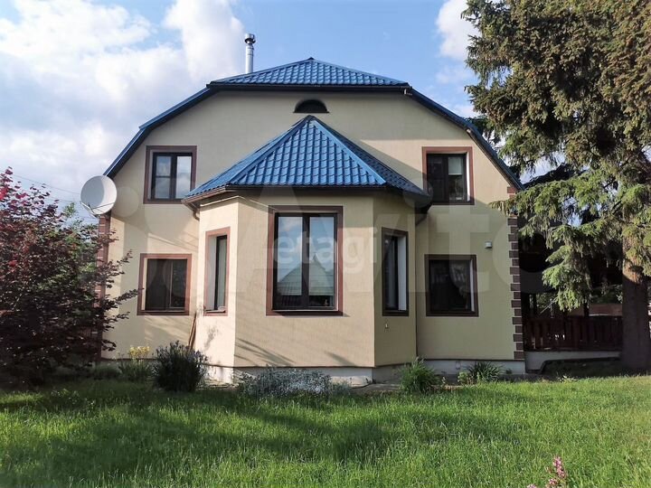 Коттедж 235,6 м² на участке 8,9 сот.