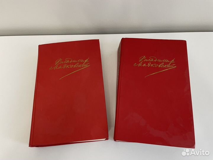 Книги: Пушкин, Лермонтов, Толстой, Есенин