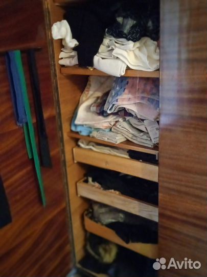 Шифонеры и шкафы бу