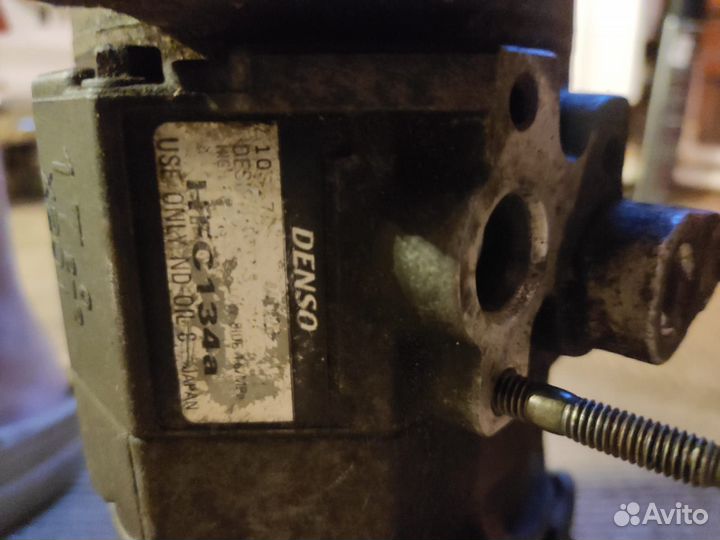 Компрессор кондиционера toyota camry 8832048080