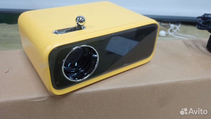 Проектор wanbo с рулонным экраном 150/150