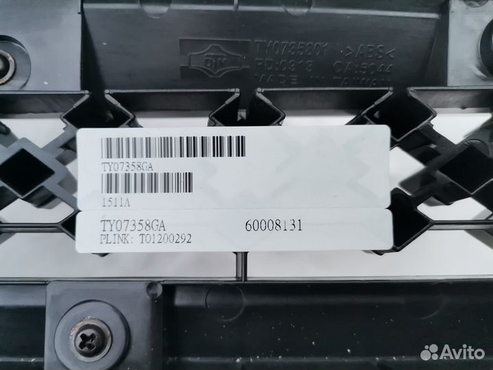 Решетка радиатора toyota rav4