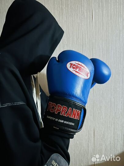 Боксерские перчатки