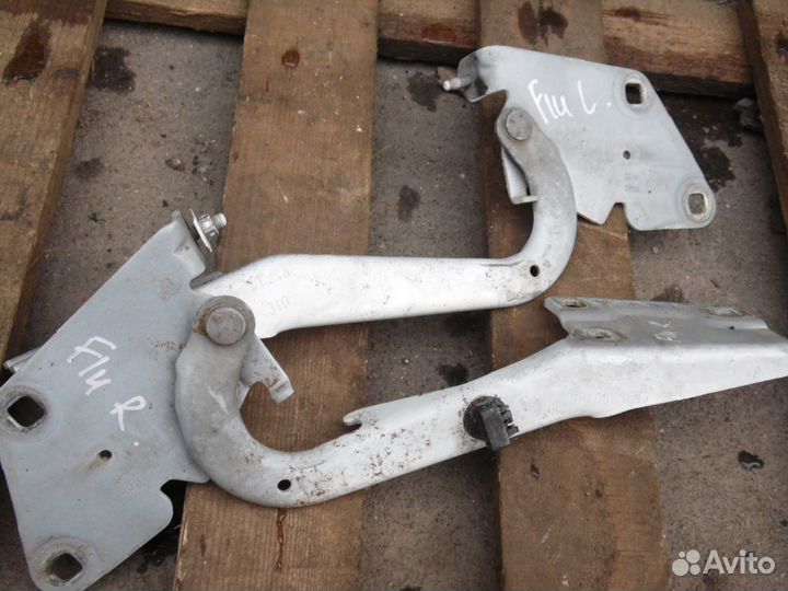 Петли капота правая и левая Рено Флюенс