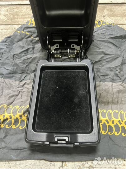 Подлокотник lexus ls430 toyota celsior