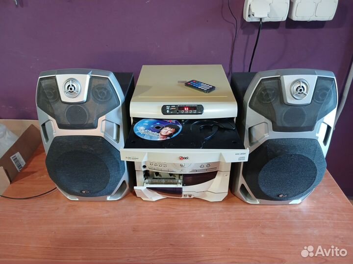 Музыкальный центр с USB и bluetooth LG