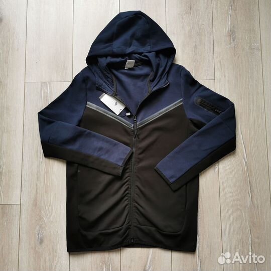 Спортивный костюм Nike Tech