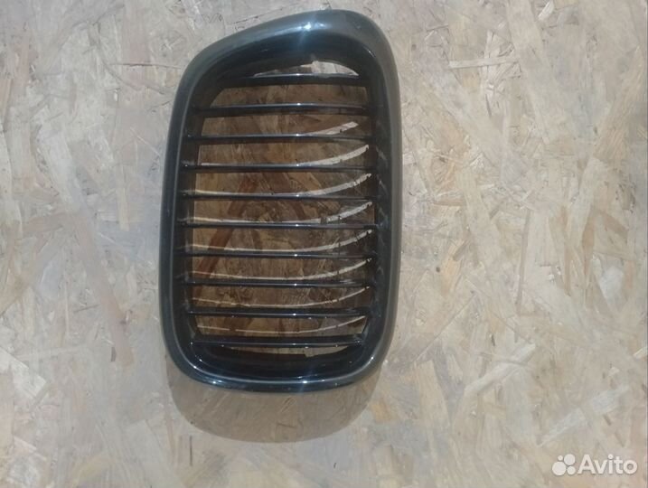 Решётка радиатора (ноздря) BMW E39