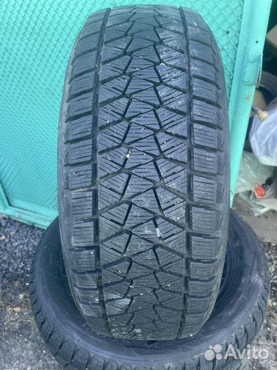 Bridgestone Blizzak DM-V2 225/55 R18