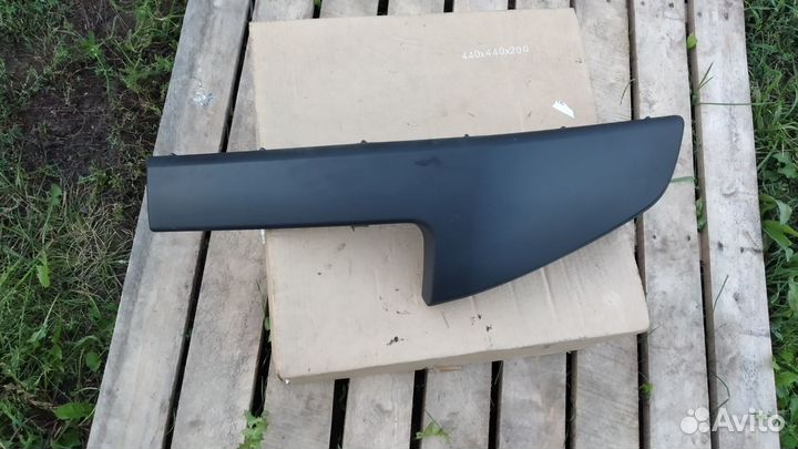 Накладка переднего бампера левая Рено Меган 2