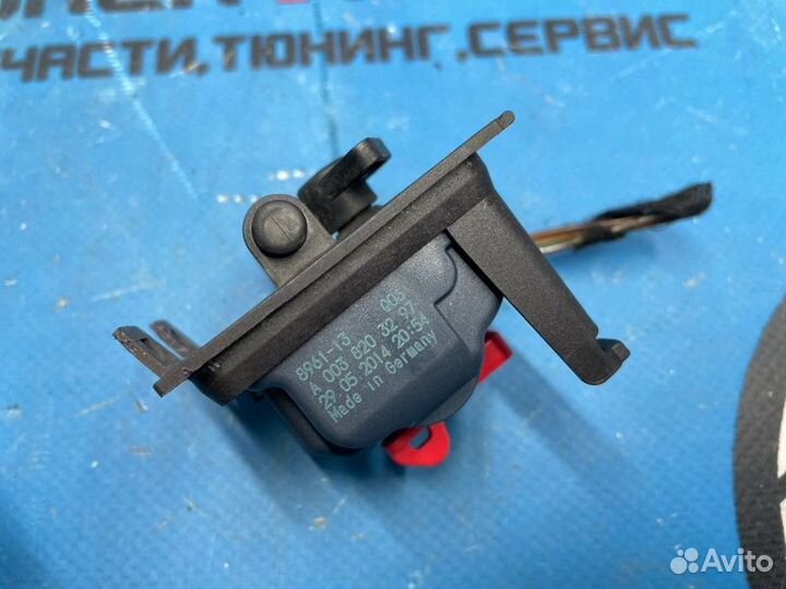 Замок лючка бензобака Mercedes-Benz C-Class WDD205