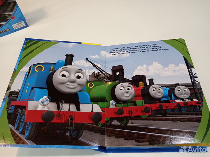 Новый набор Томас и друзья книга и паровозики