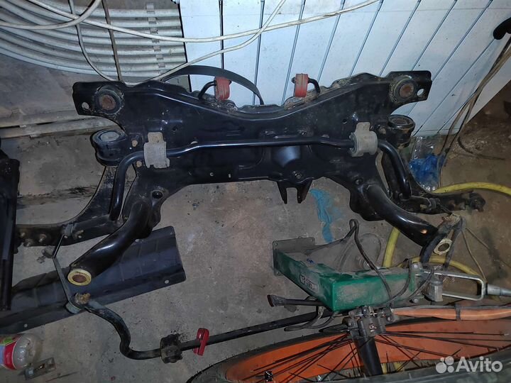 Подрамник передний Ford Focus