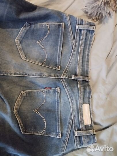 Джинсы женские levis 26