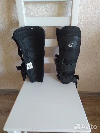 Мотозащита наколенники