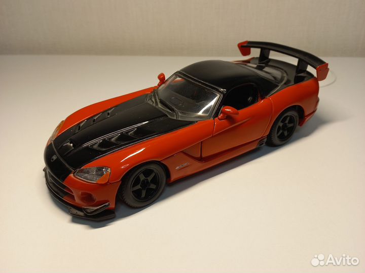 Модель автомобиля Dodge Viper
