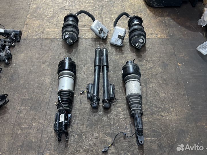 Комплект амотризаторов на Mersedes w219 w211