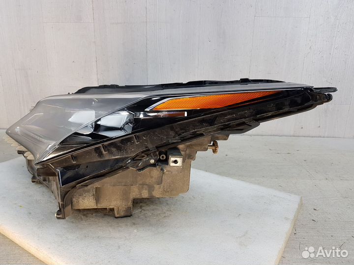 Фара левая Lexus RX