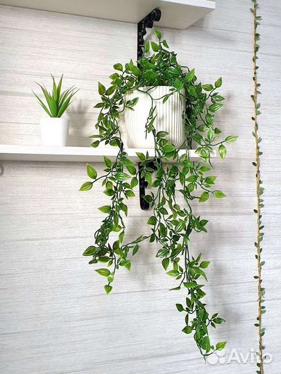 Искуственные ветки в горшке