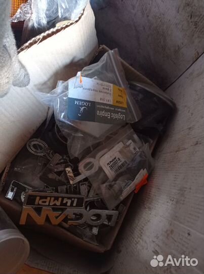 Значок в бампер рено