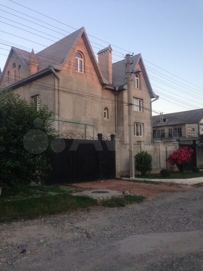 Дом 461 м² на участке 8 сот.