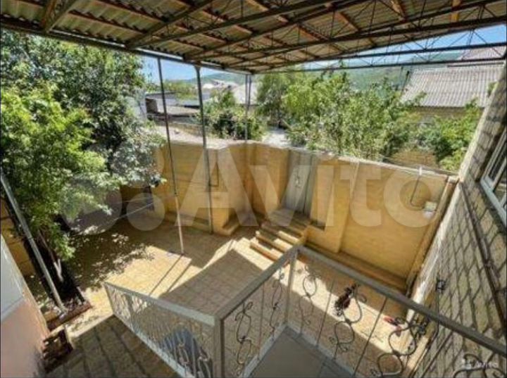 Дом 100 м² на участке 1,8 га