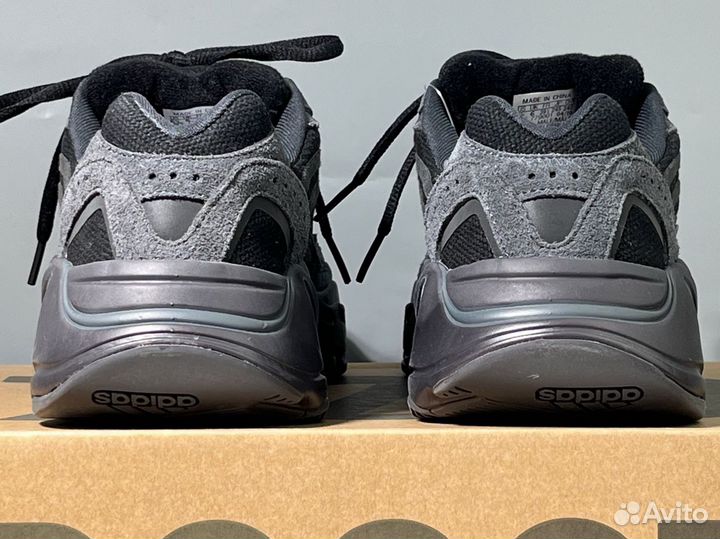 Кроссовки Adidas Yeezy Boost 700 V2 Vanta