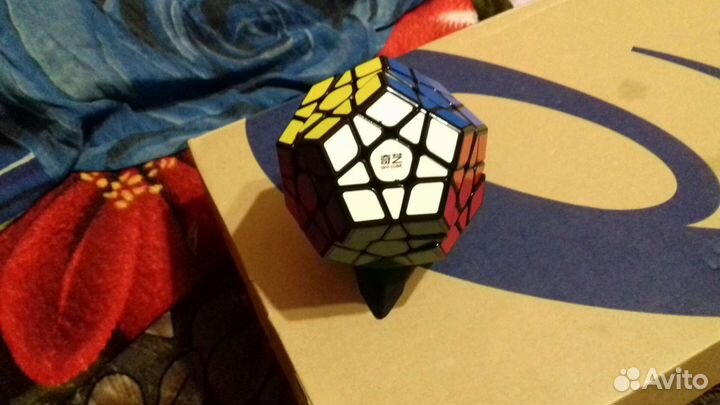 Кубик рубика мегаминкс