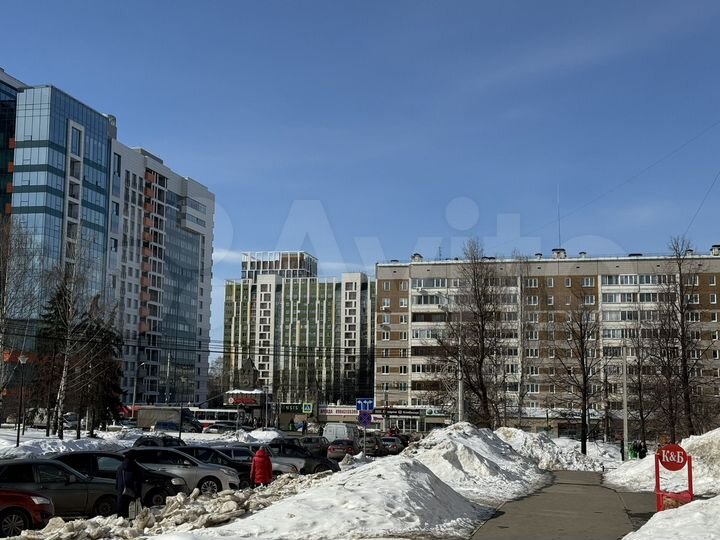 Торговая площадь, 210 м² габ красное и белое