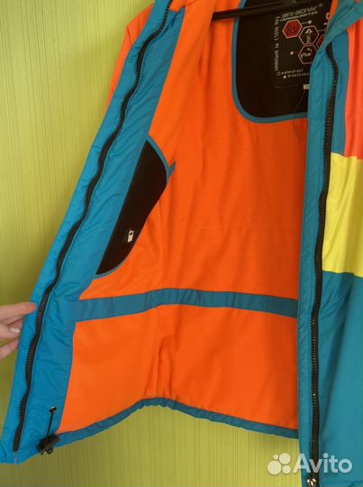 Куртка горнолыжная