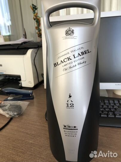 Пустая коробка из под Виски из пластика