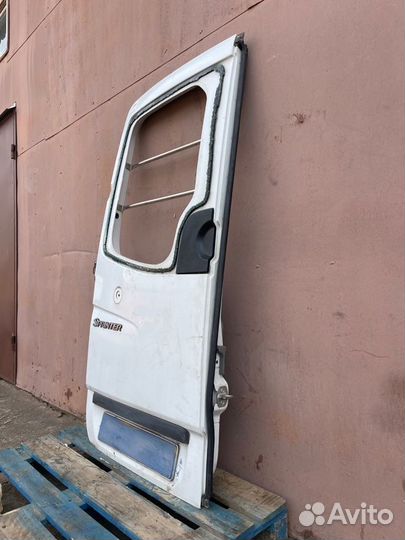 Дверь задняя левая Mercedes Sprinter Crafter W906