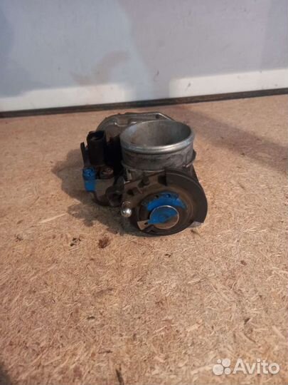 Дроссельная заслонка Пассат Б5 1.8т 058133063M