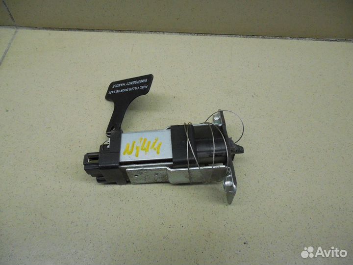 Активатор замка крышки бензобака Starex H1/Grand S