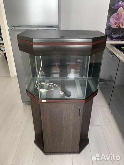 Аквариум с тумбой