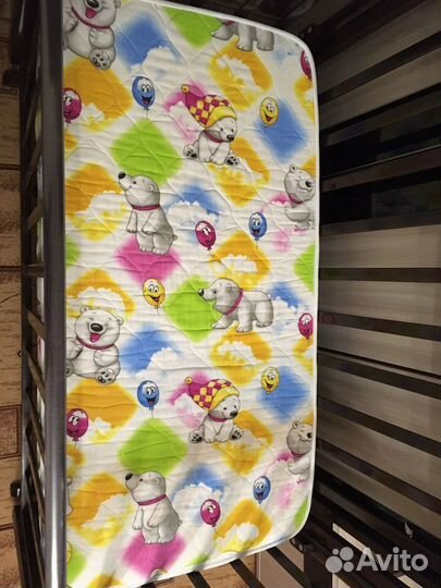 Детская кровать с маятником и ящиком