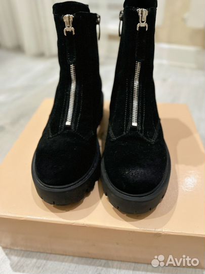 Зимние женские ботинки Эконика 37 (новые)