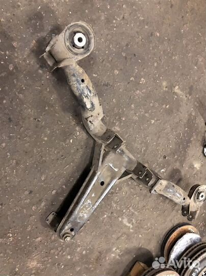 Подрамник задний Volkswagen Sharan 2000-2006