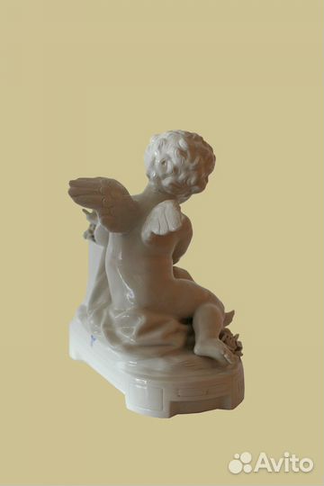 Фарфоровая фигура Путти антиквариат из Европы