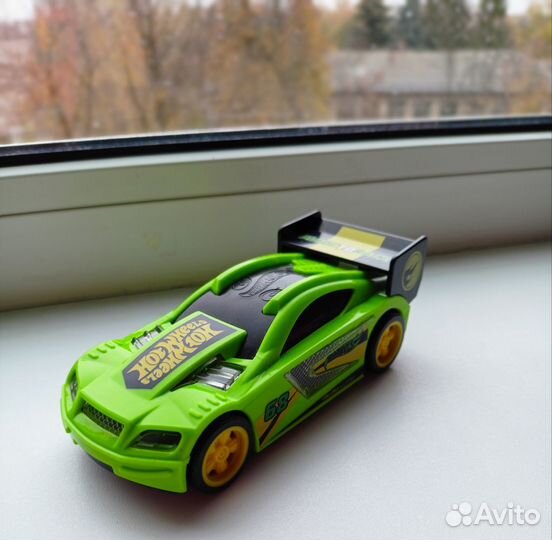 Машина Hot Wheels Mighty Speeders